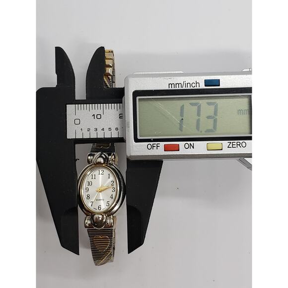 Advance women\'s dress watch. WS50869W. Heart pattern on band. Small oval face main image 8